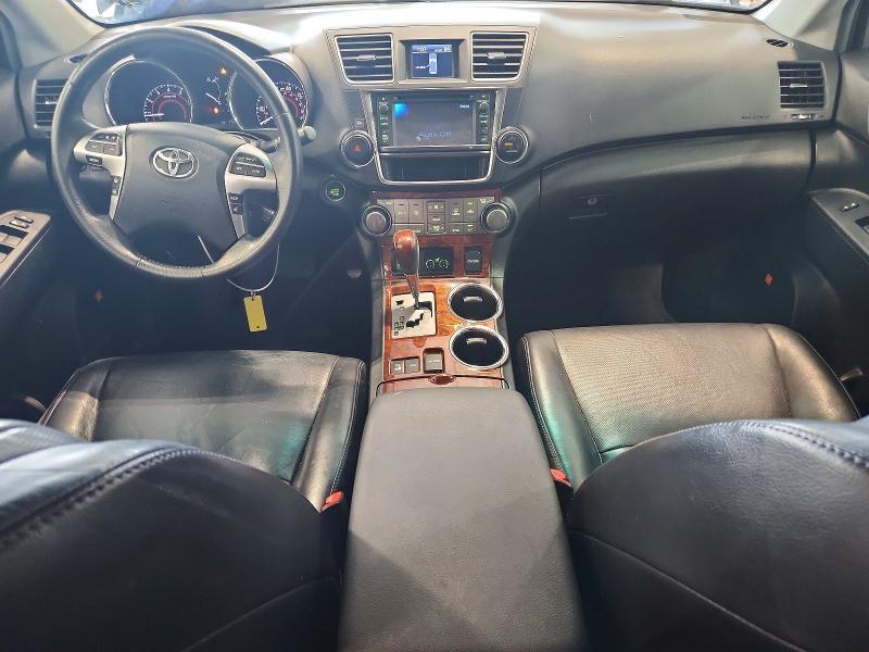2013 TOYOTA HIGHLANDER LIMITED — Фото 8 из 13