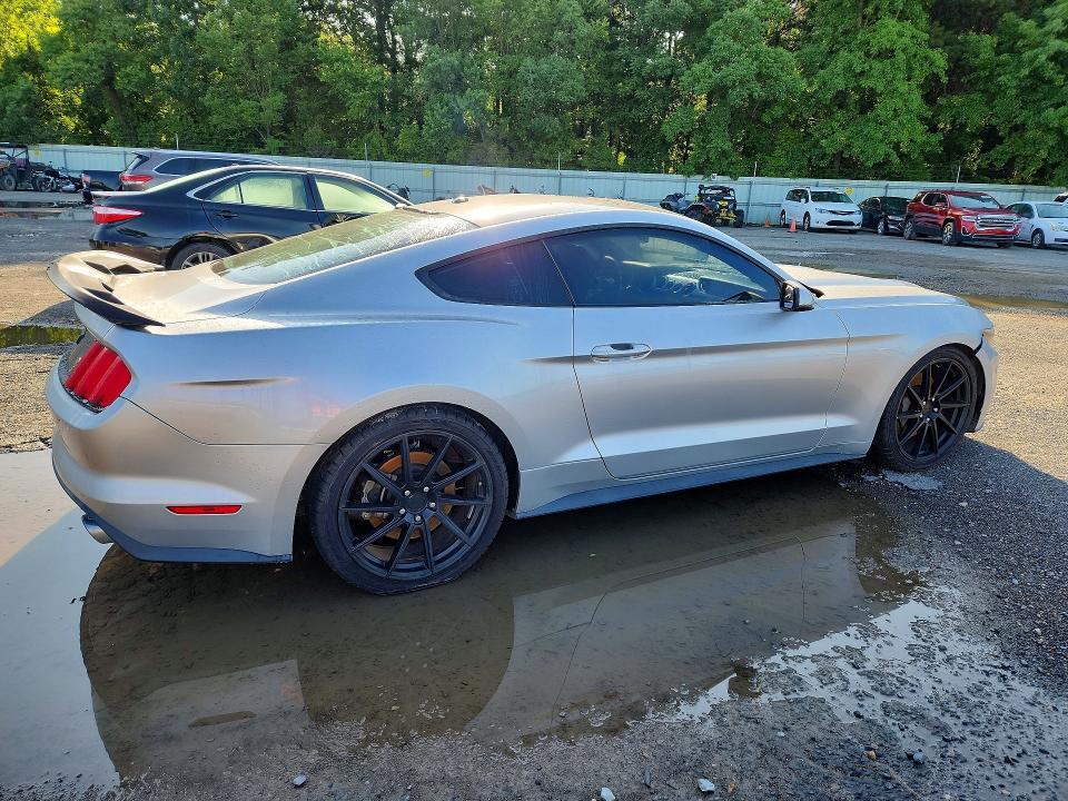 1FA6P8THXH5316998 2017 FORD MUSTANG photo no. 3