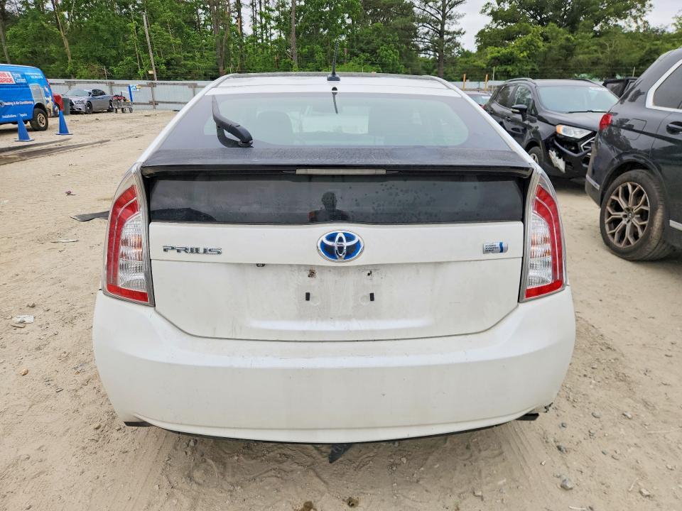 2013 TOYOTA PRIUS THREE — Фото 6 из 12