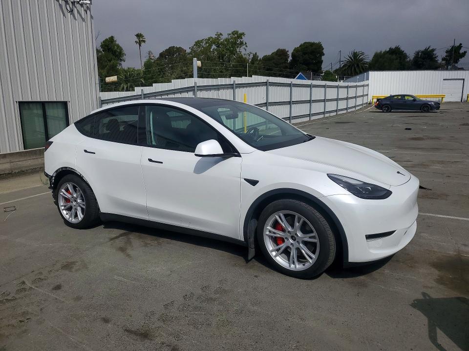 7SAYGDEF7NF556482 2022 TESLA MODEL Y photo no. 4