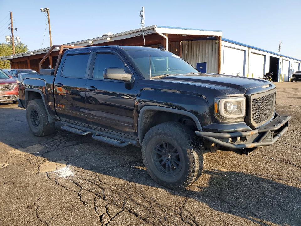 2017 GMC SIERRA K1500 SLT — Фото 4 из 12
