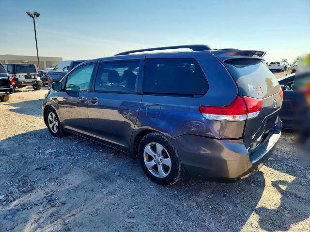 5TDKK3DC2DS292682 2013 TOYOTA SIENNA photo no. 2