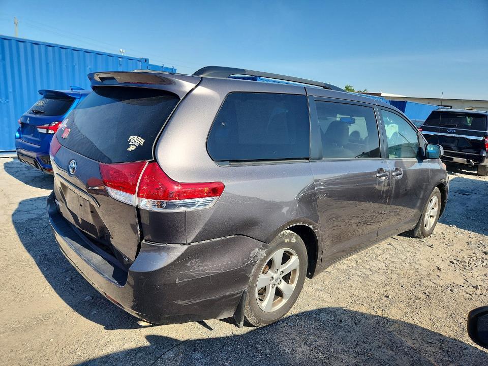 5TDKK3DC2DS292682 2013 TOYOTA SIENNA photo no. 3