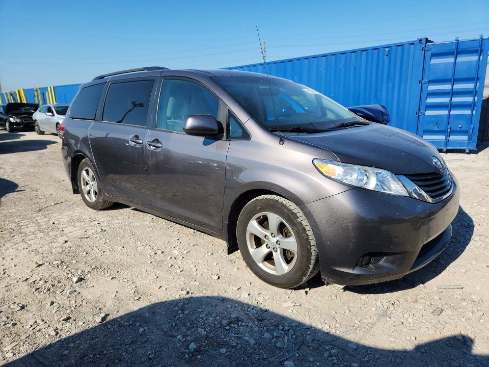 5TDKK3DC2DS292682 2013 TOYOTA SIENNA photo no. 4
