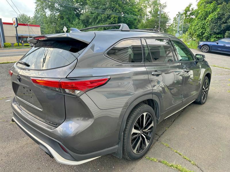 2022 TOYOTA HIGHLANDER XSE — Фото 3 из 14