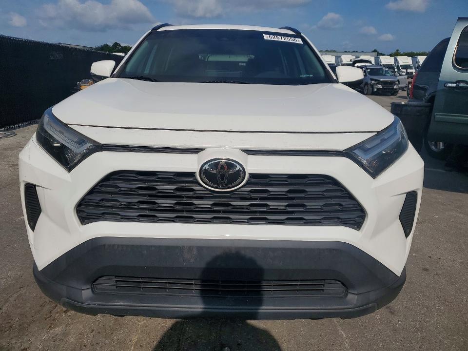 2022 TOYOTA RAV4 XLE — Фото 5 из 13