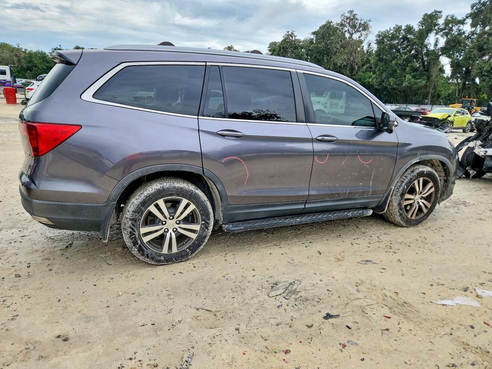 5FNYF6H69HB054083 2017 HONDA PILOT photo no. 3