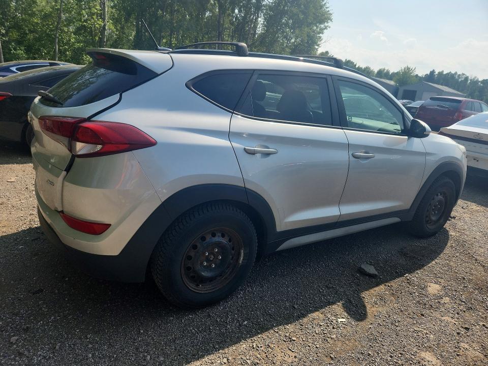 KM8J3CA46HU516393 2017 HYUNDAI TUCSON photo no. 3