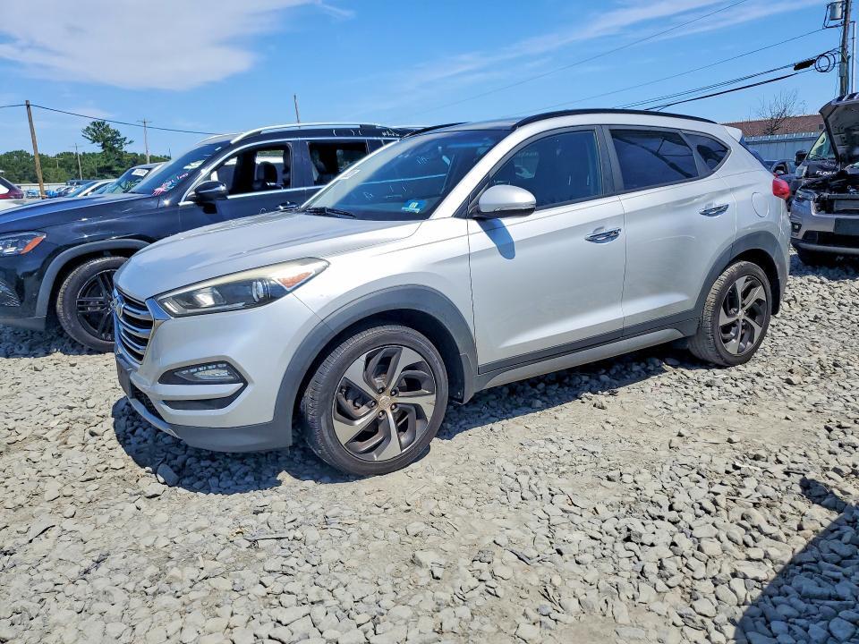 KM8J3CA25HU294329 2017 HYUNDAI TUCSON photo no. 1