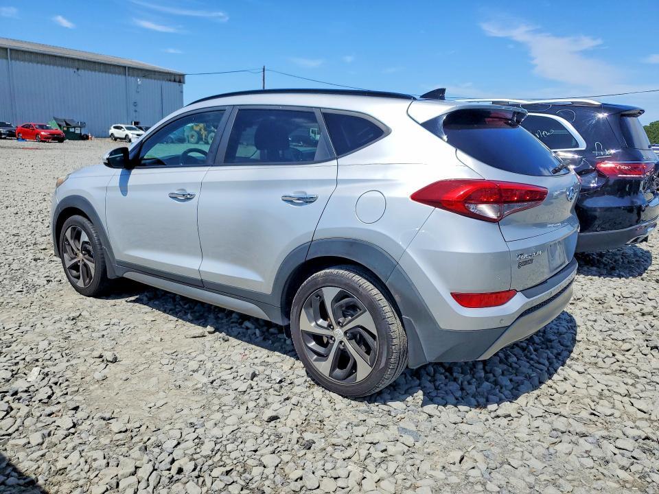 KM8J3CA25HU294329 2017 HYUNDAI TUCSON photo no. 2