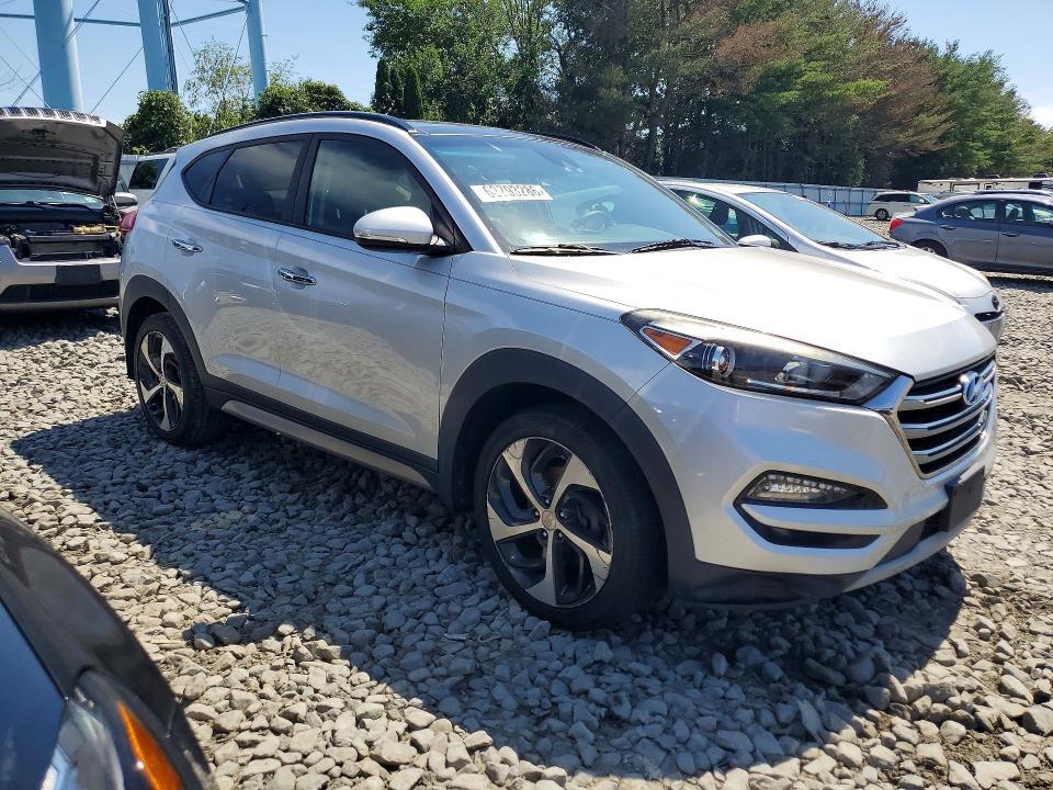KM8J3CA25HU294329 2017 HYUNDAI TUCSON photo no. 4