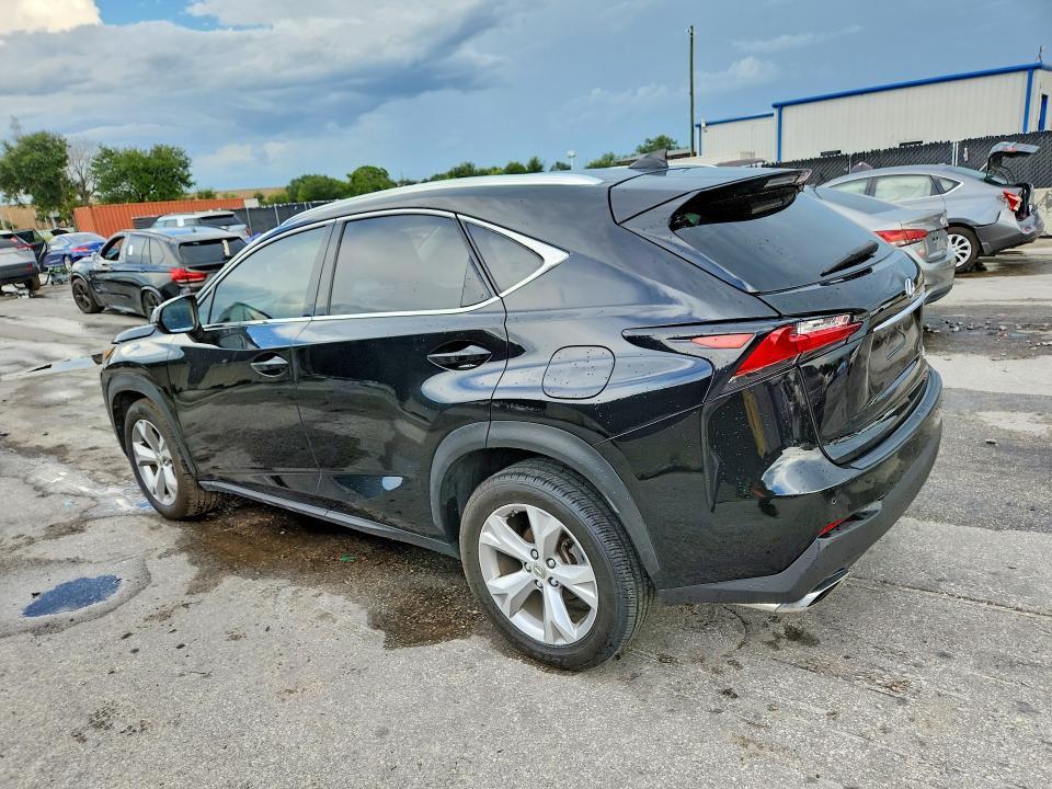 2017 LEXUS NX 200T BASE — Фото 2 из 13