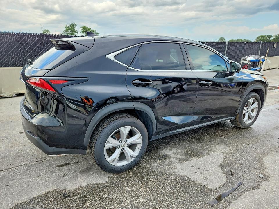 2017 LEXUS NX 200T BASE — Фото 3 из 13