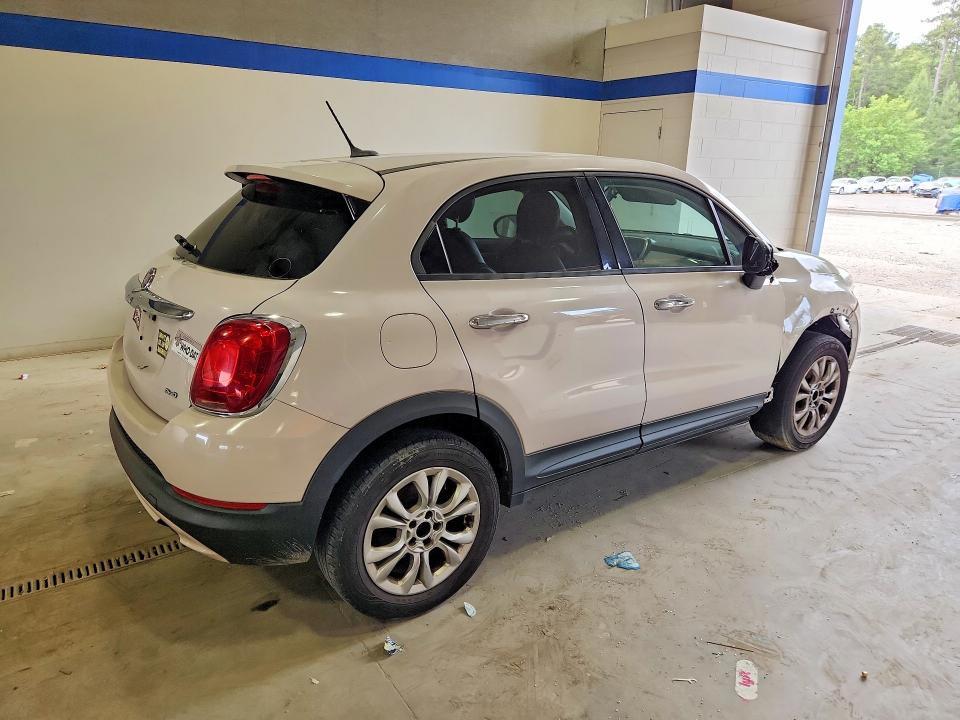 2016 FIAT 500X EASY — Фото 3 из 12