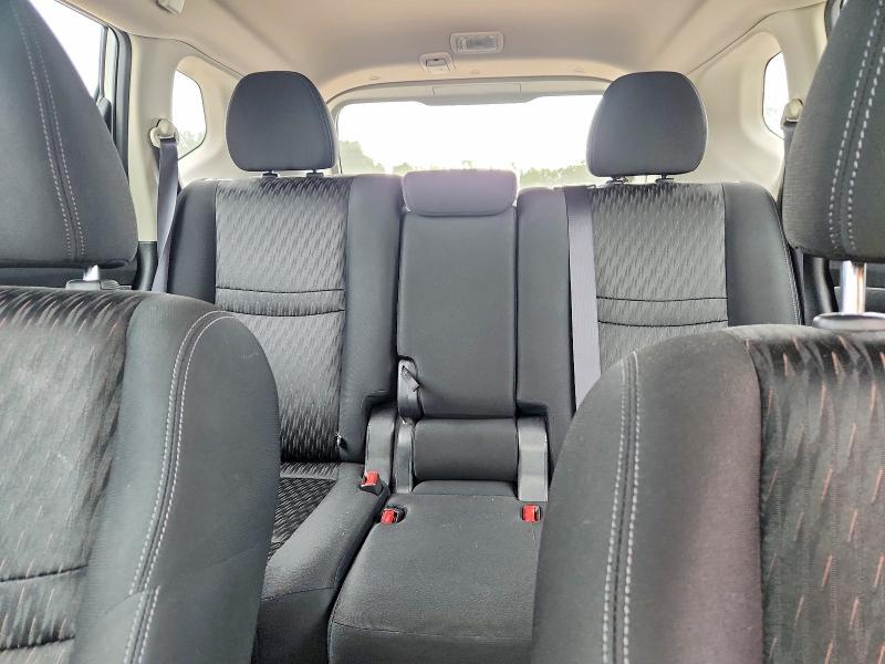 KNMAT2MT4HP607923 2017 NISSAN ROGUE photo no. 10