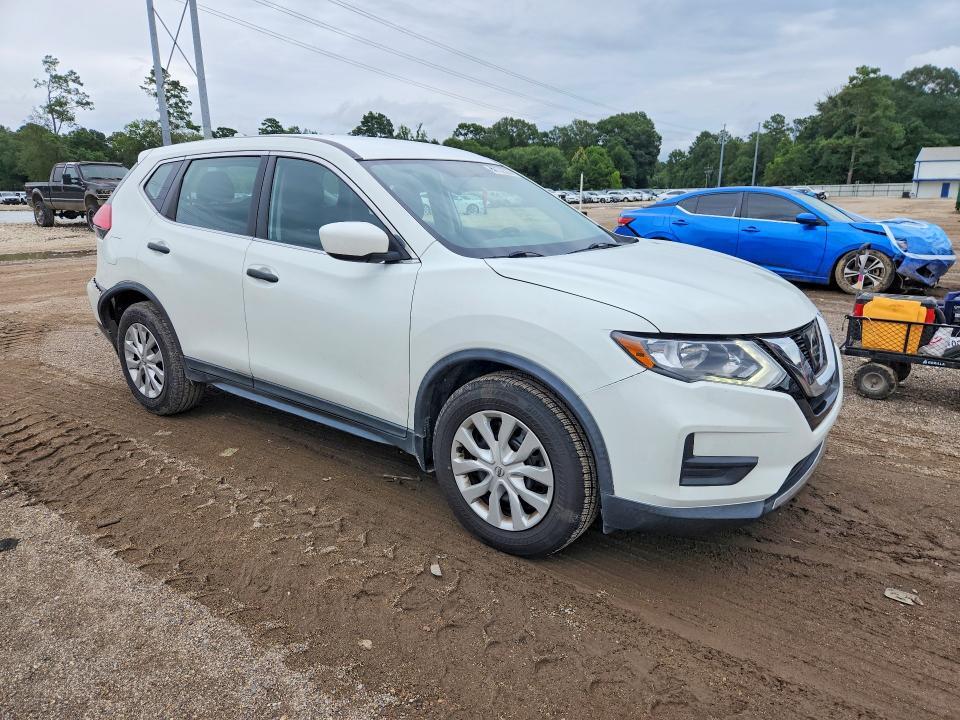 KNMAT2MT4HP607923 2017 NISSAN ROGUE photo no. 4