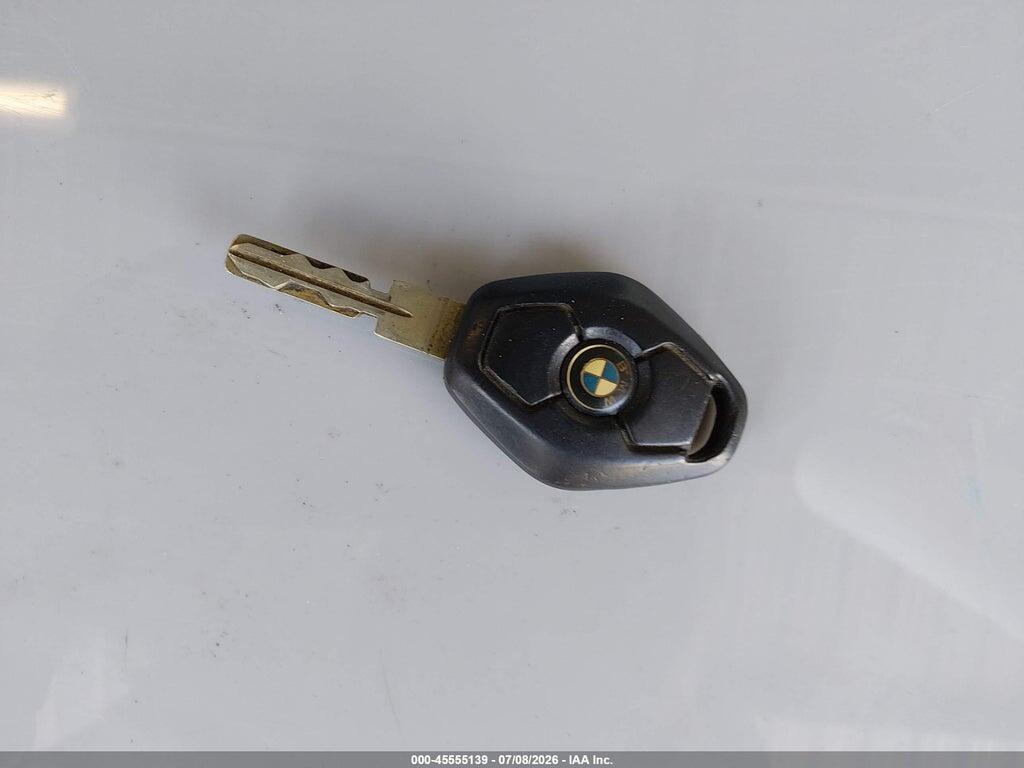 WBADT63421CF04267 2001 BMW 530IA photo no. 11