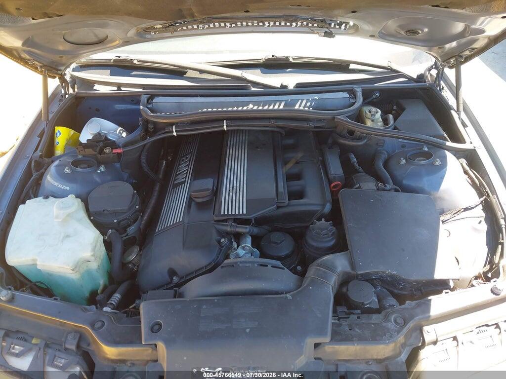 WBAAV53481FJ64240 2001 BMW 330I photo no. 10