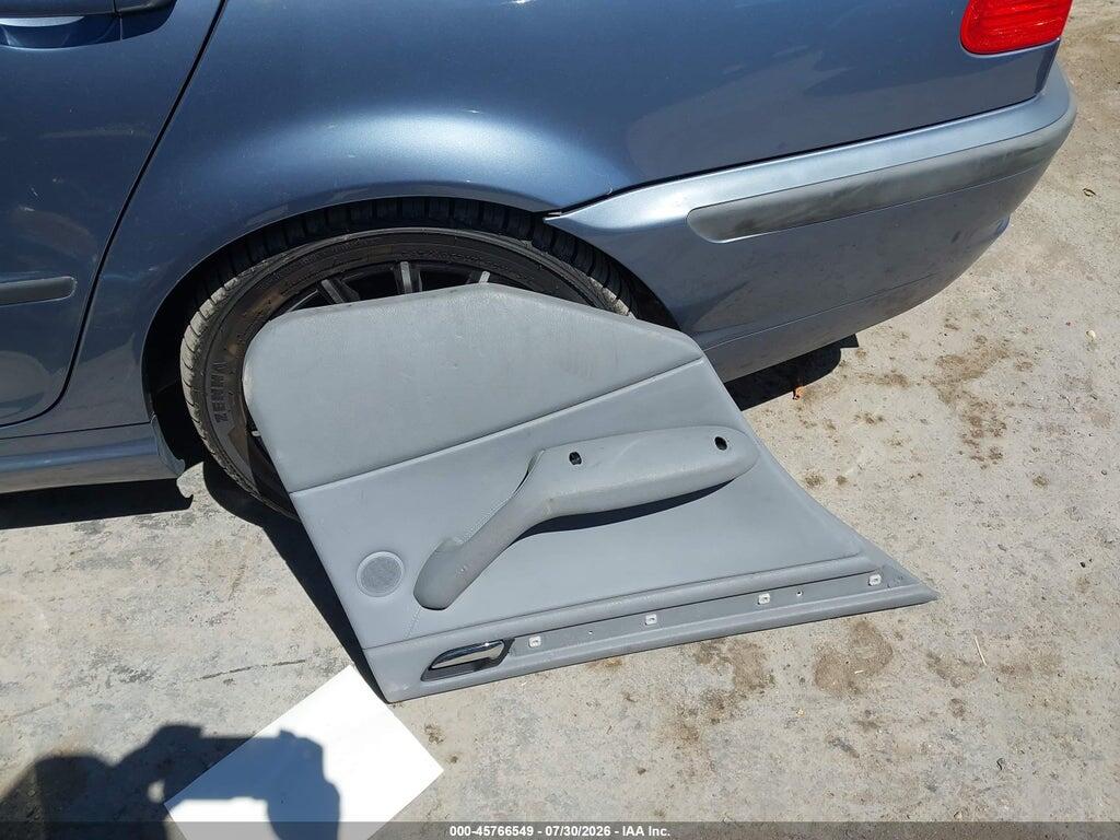 WBAAV53481FJ64240 2001 BMW 330I photo no. 12