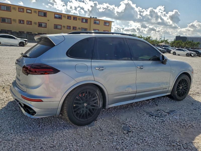 2017 PORSCHE CAYENNE GTS — Фото 3 из 13
