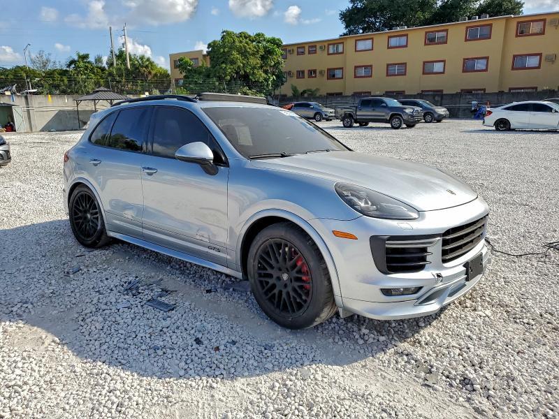 2017 PORSCHE CAYENNE GTS — Фото 4 из 13