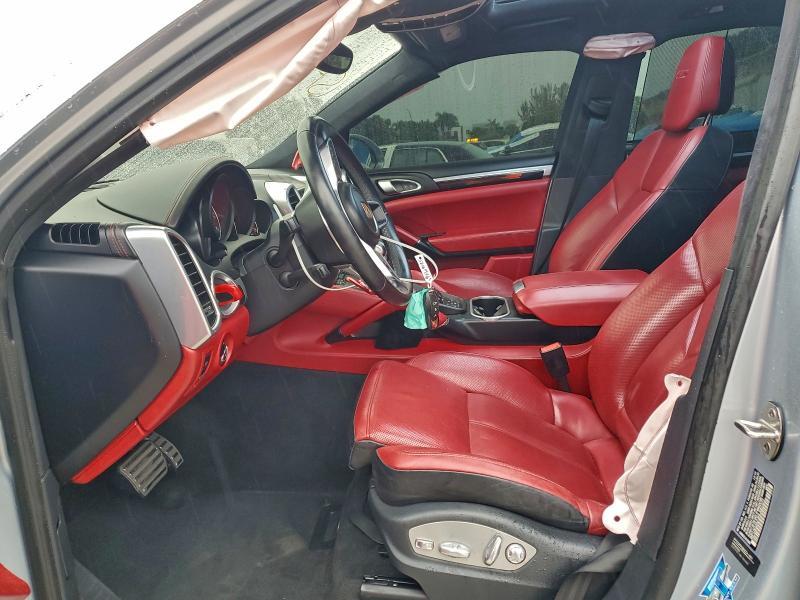 2017 PORSCHE CAYENNE GTS — Фото 7 из 13