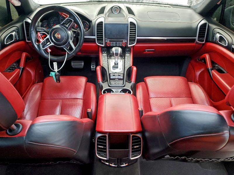 2017 PORSCHE CAYENNE GTS — Фото 8 из 13