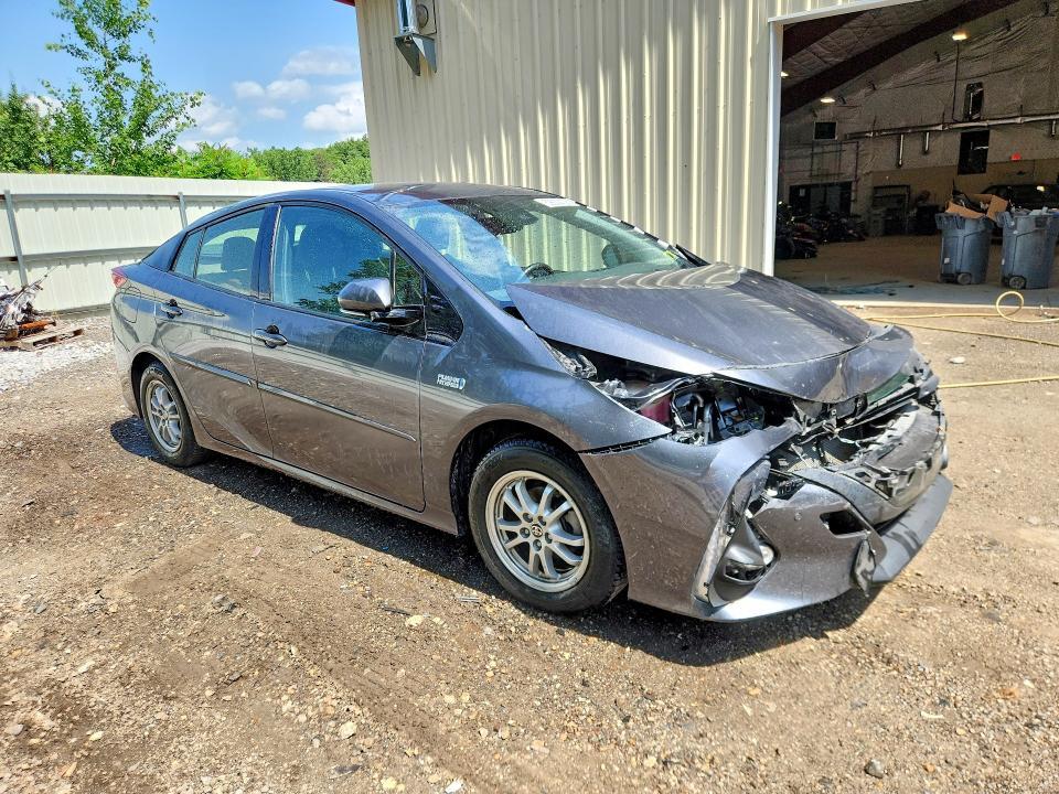 2017 TOYOTA PRIUS PRIME ADVANCED — Фото 4 из 12