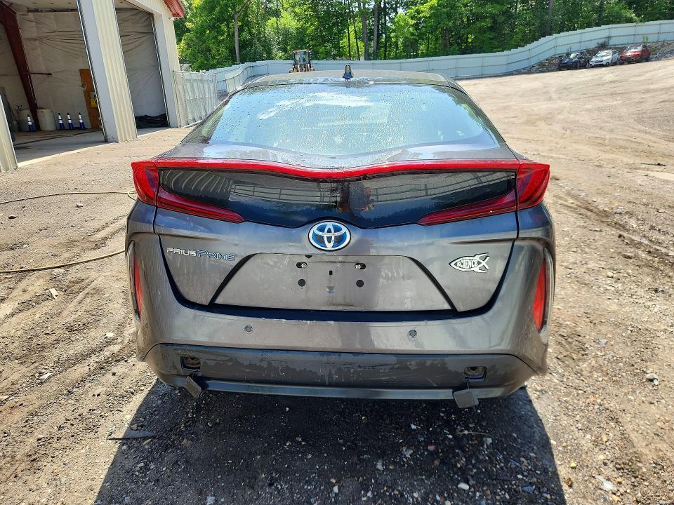 2017 TOYOTA PRIUS PRIME ADVANCED — Фото 6 из 12