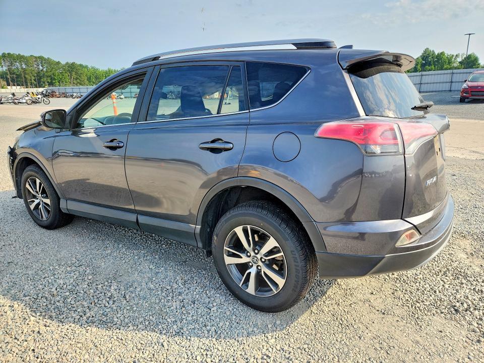 2017 TOYOTA RAV4 XLE — Фото 2 из 13
