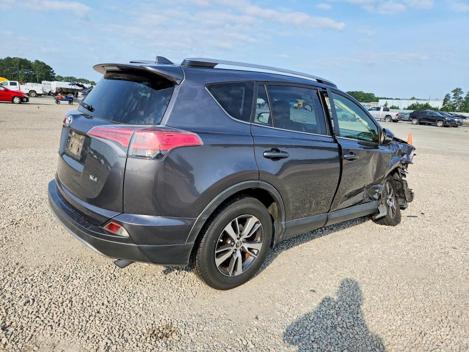 2017 TOYOTA RAV4 XLE — Фото 3 из 13