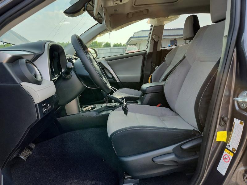 2017 TOYOTA RAV4 XLE — Фото 7 из 13