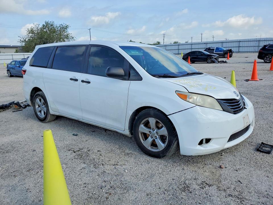 5TDZZ3DC9HS849510 2017 TOYOTA SIENNA photo no. 4