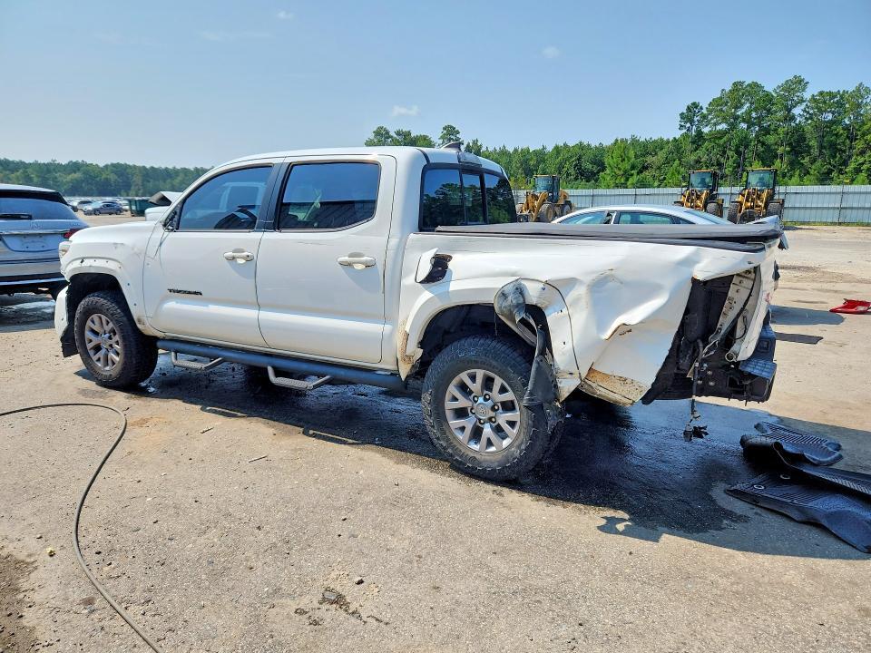 2017 TOYOTA TACOMA SR5 V6 — Фото 2 из 12