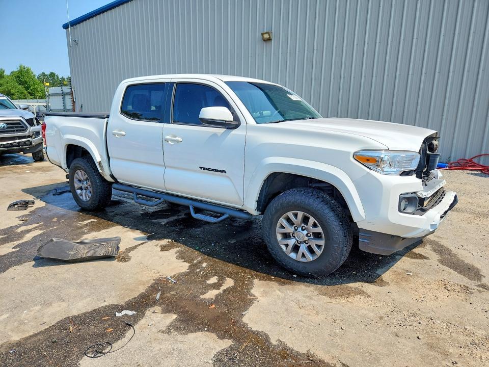 2017 TOYOTA TACOMA SR5 V6 — Фото 4 из 12