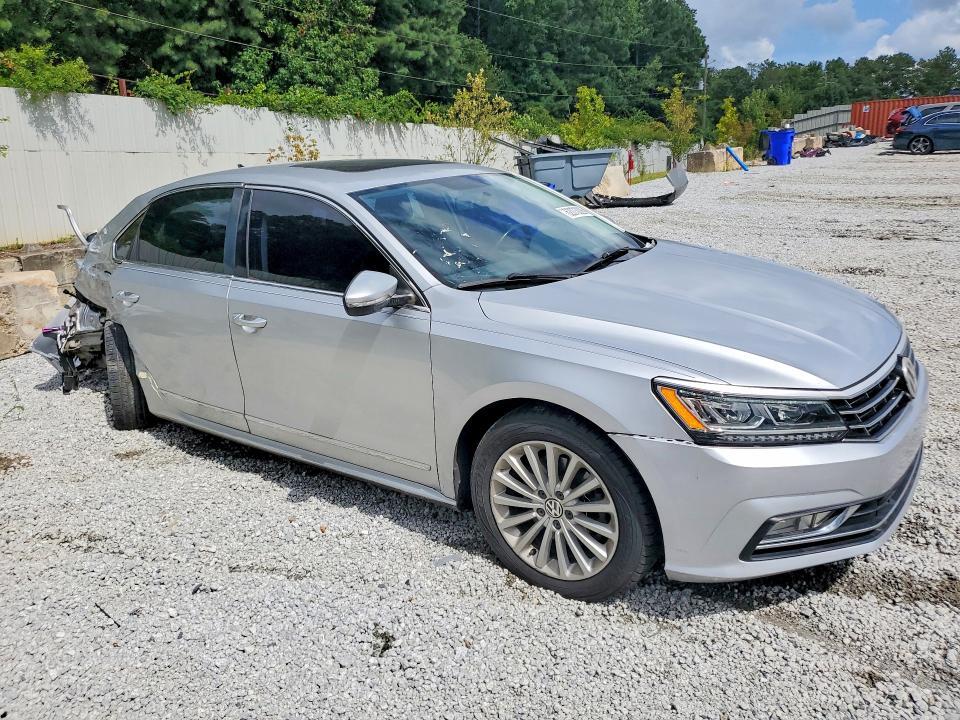 2017 VOLKSWAGEN PASSAT SE — Фото 4 из 12