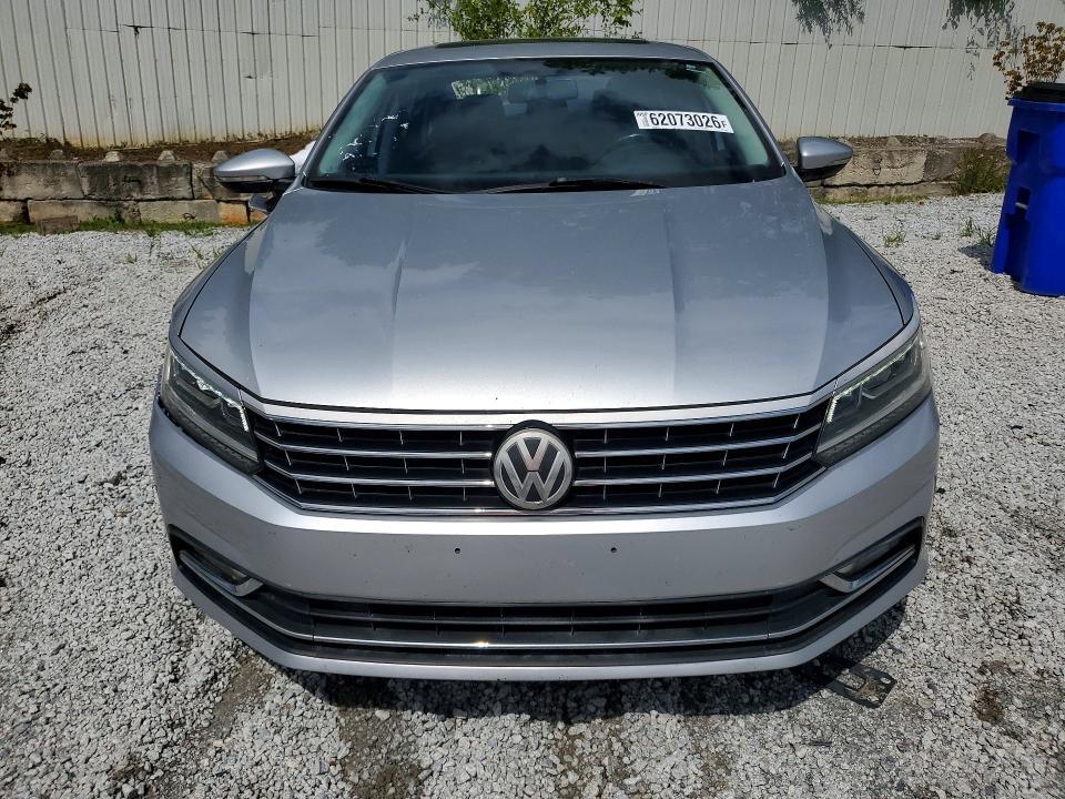 2017 VOLKSWAGEN PASSAT SE — Фото 5 из 12