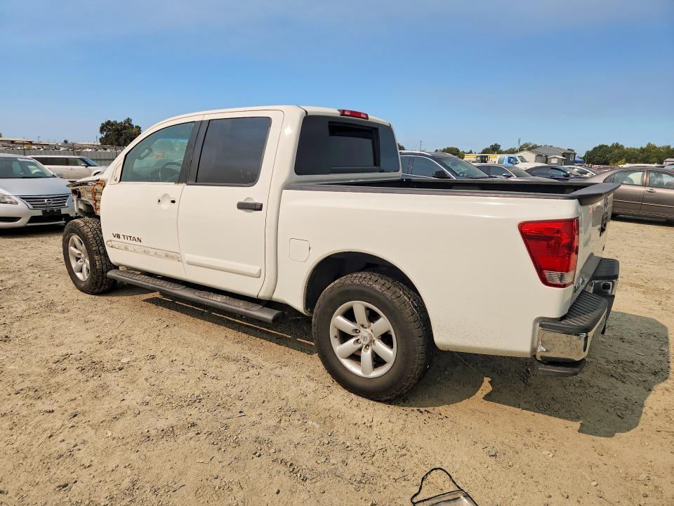 2014 NISSAN TITAN SV — Фото 2 из 13