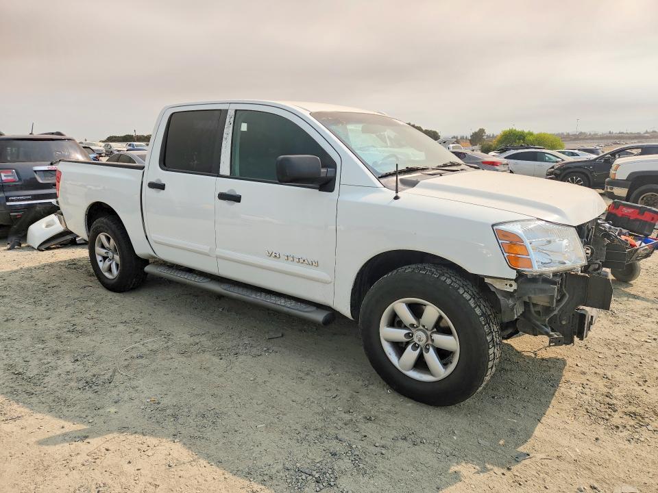 2014 NISSAN TITAN SV — Фото 4 из 13