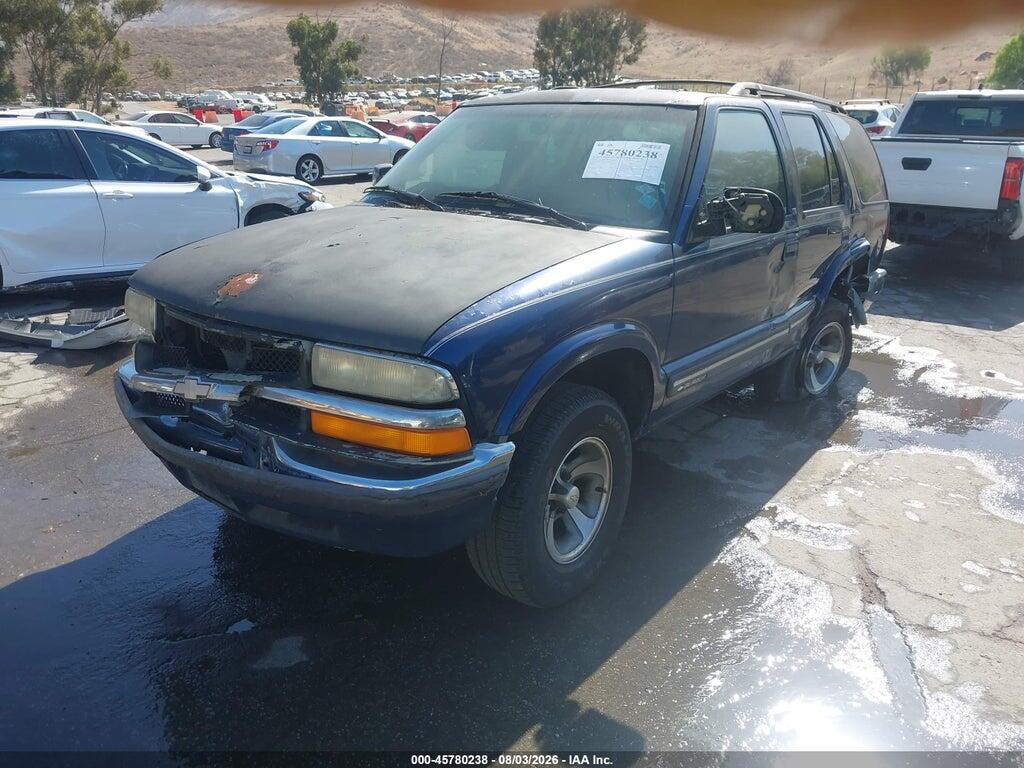 1GNCS13W212152887 2001 CHEVROLET BLAZER photo no. 2