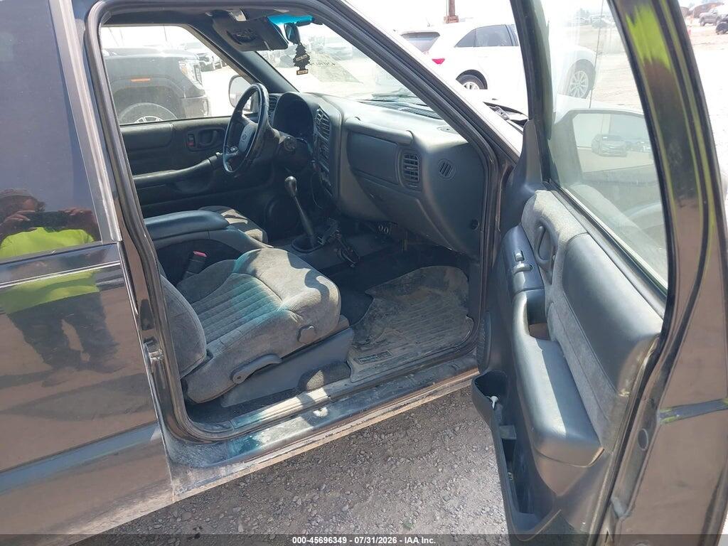 1GNCT18W31K189727 2001 CHEVROLET BLAZER photo no. 5