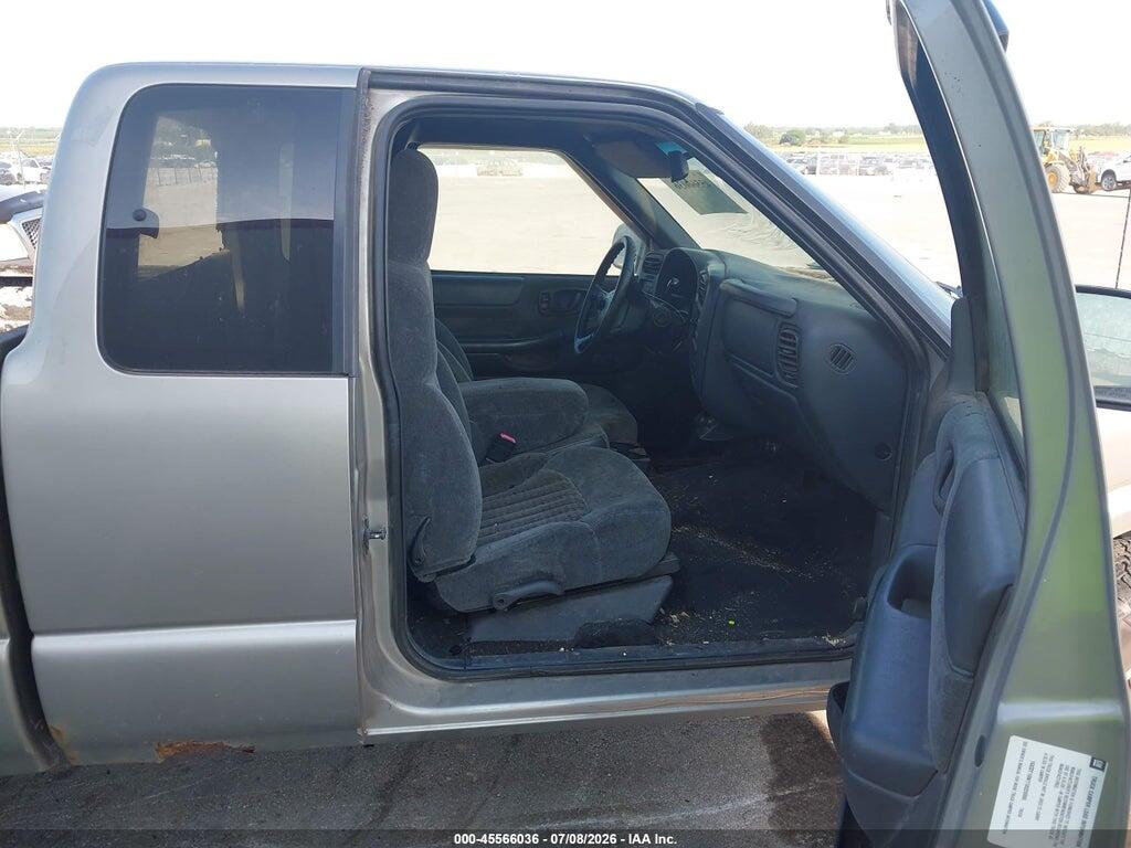 1GCDT19W118220093 2001 CHEVROLET S-10 photo no. 5