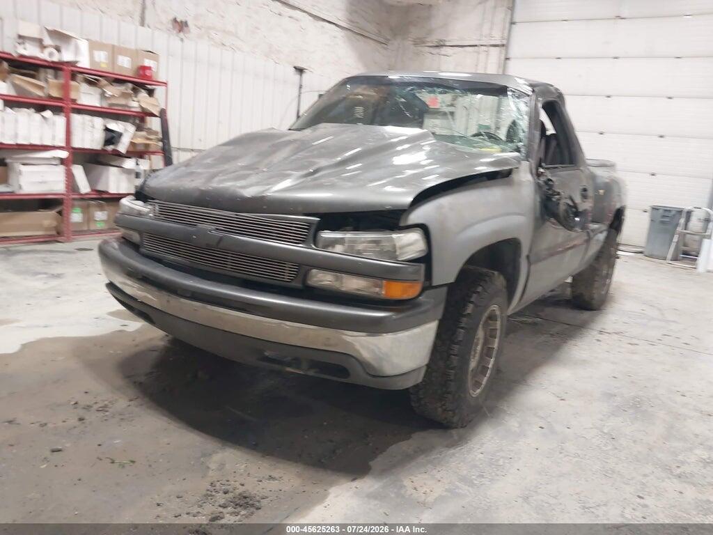 1GCEC14V71Z275970 2001 CHEVROLET SILVERADO 1500 photo no. 2