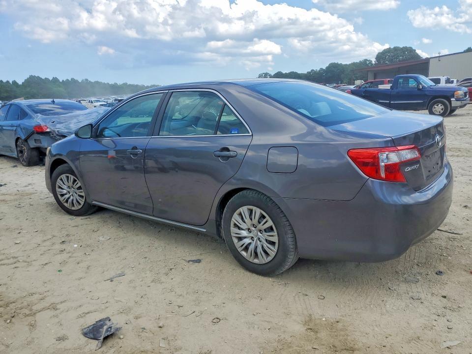 2014 TOYOTA CAMRY LE — Фото 2 из 13
