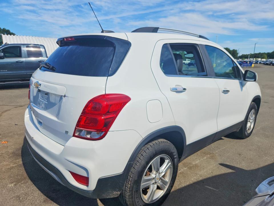 2018 CHEVROLET TRAX 1LT — Фото 3 из 13