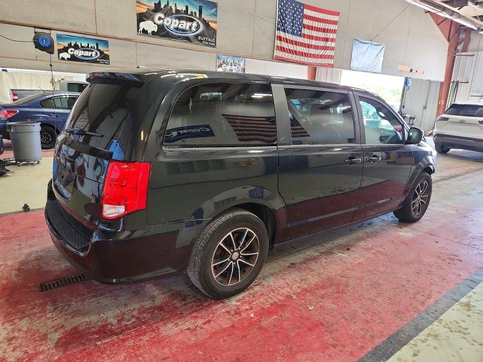 2018 DODGE GRAND CARAVAN SXT — Фото 3 из 13