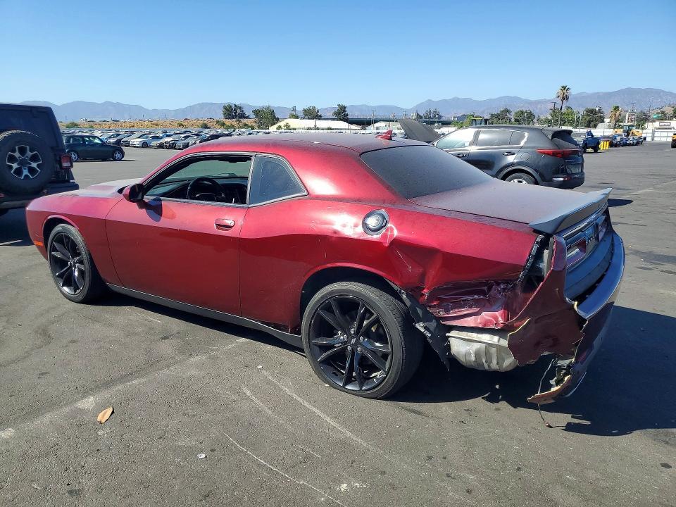 2018 DODGE CHALLENGER SXT — Фото 2 из 12