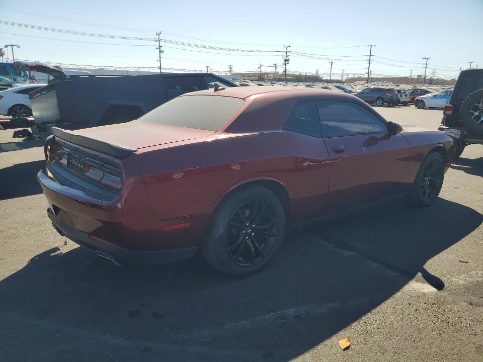 2018 DODGE CHALLENGER SXT — Фото 3 из 12