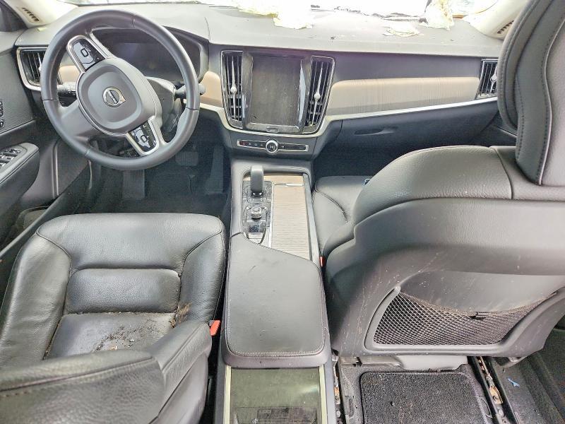 2023 VOLVO S90 PLUS — Фото 8 из 12