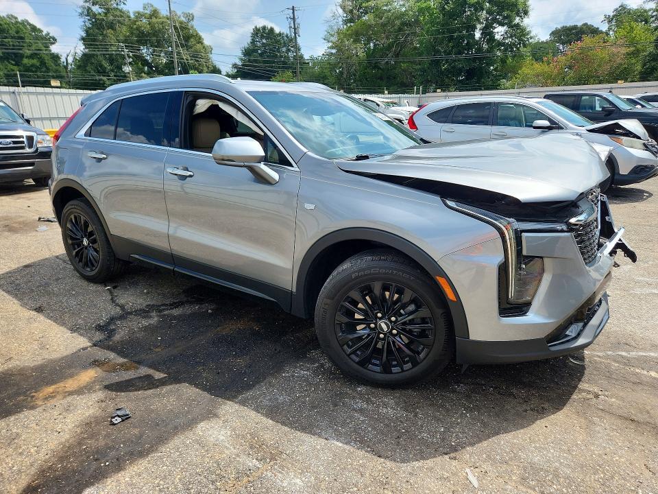 2024 CADILLAC XT4 PREMIUM LUXURY — Фото 4 из 13